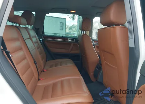 2006 Volkswagen Touareg V8 z USA, uszkodzony, nr VIN WVGZM77L06D027930